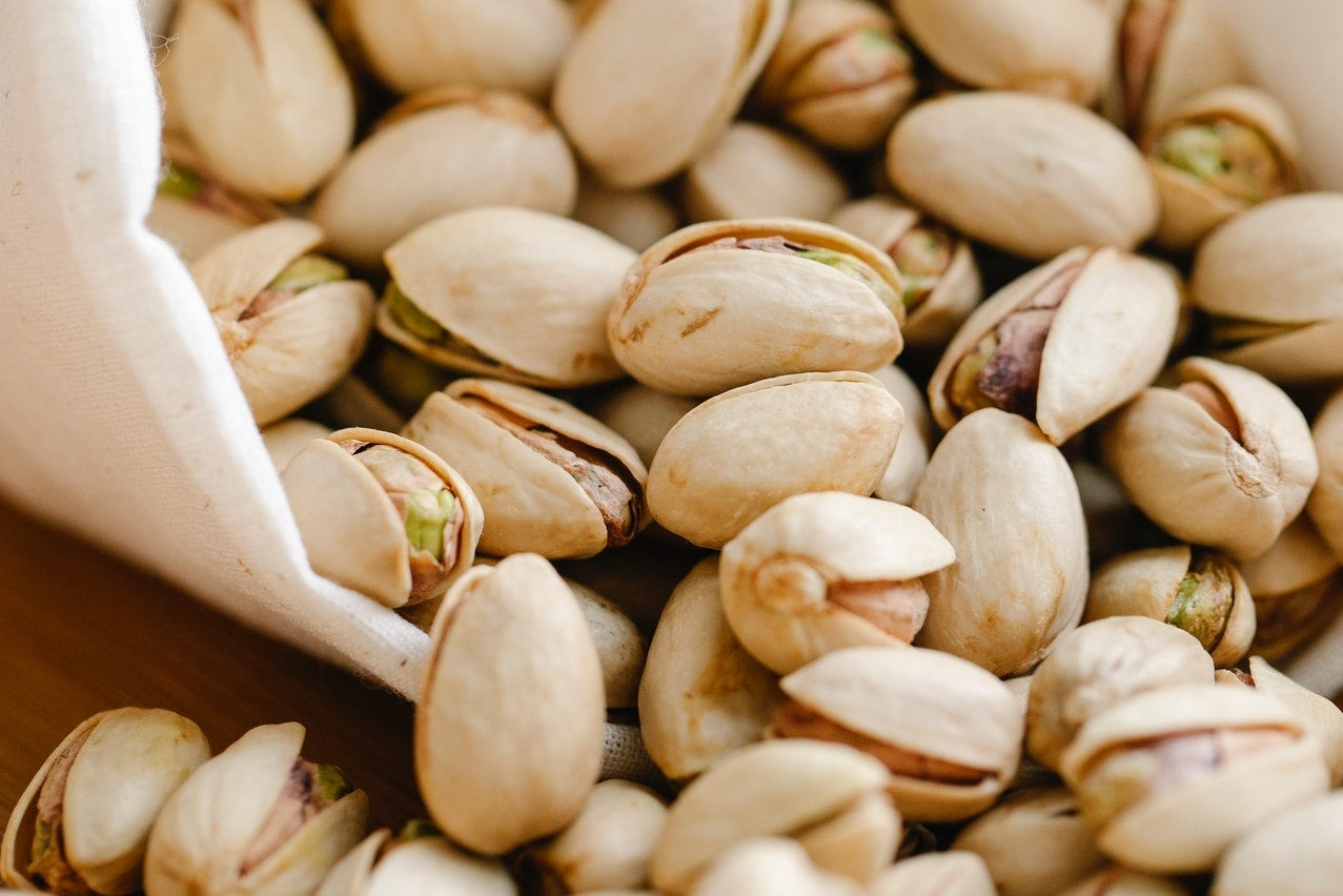 Shell-Shaped Snack Bowls : Pistachio Day